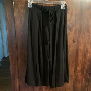 Betsey Johnson black cropped jersey pants